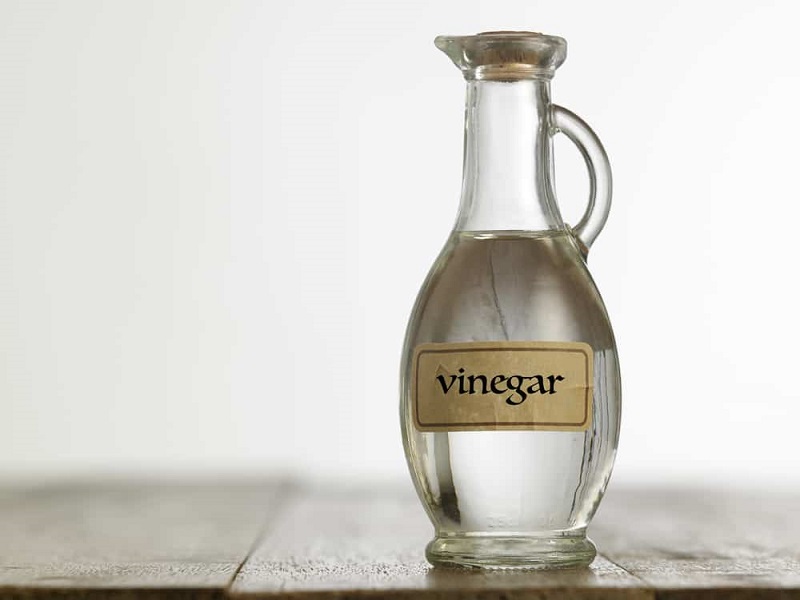 Properties, benefits and uses of white wine vinegar