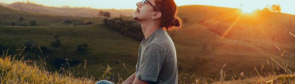 What is the holistic approach to modern medicine?