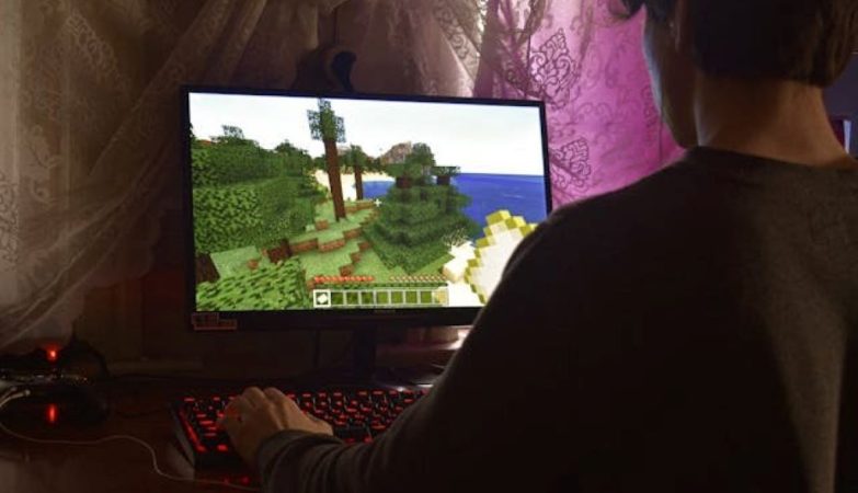 Player navigating a challenging tower level alone in a solo farming game, demonstrating strategy and skill